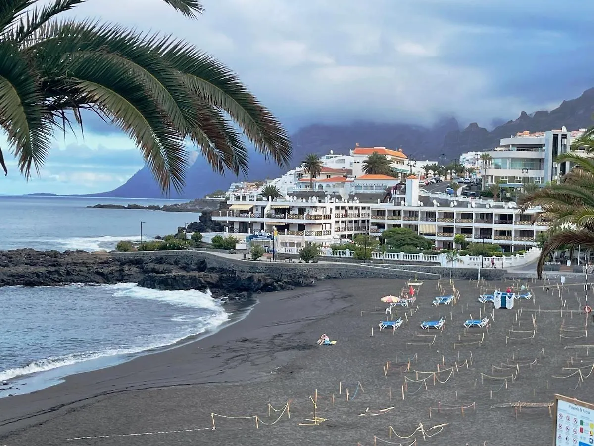 Neptuno Ocean Front Suite Puerto de Santiago  Apartment
